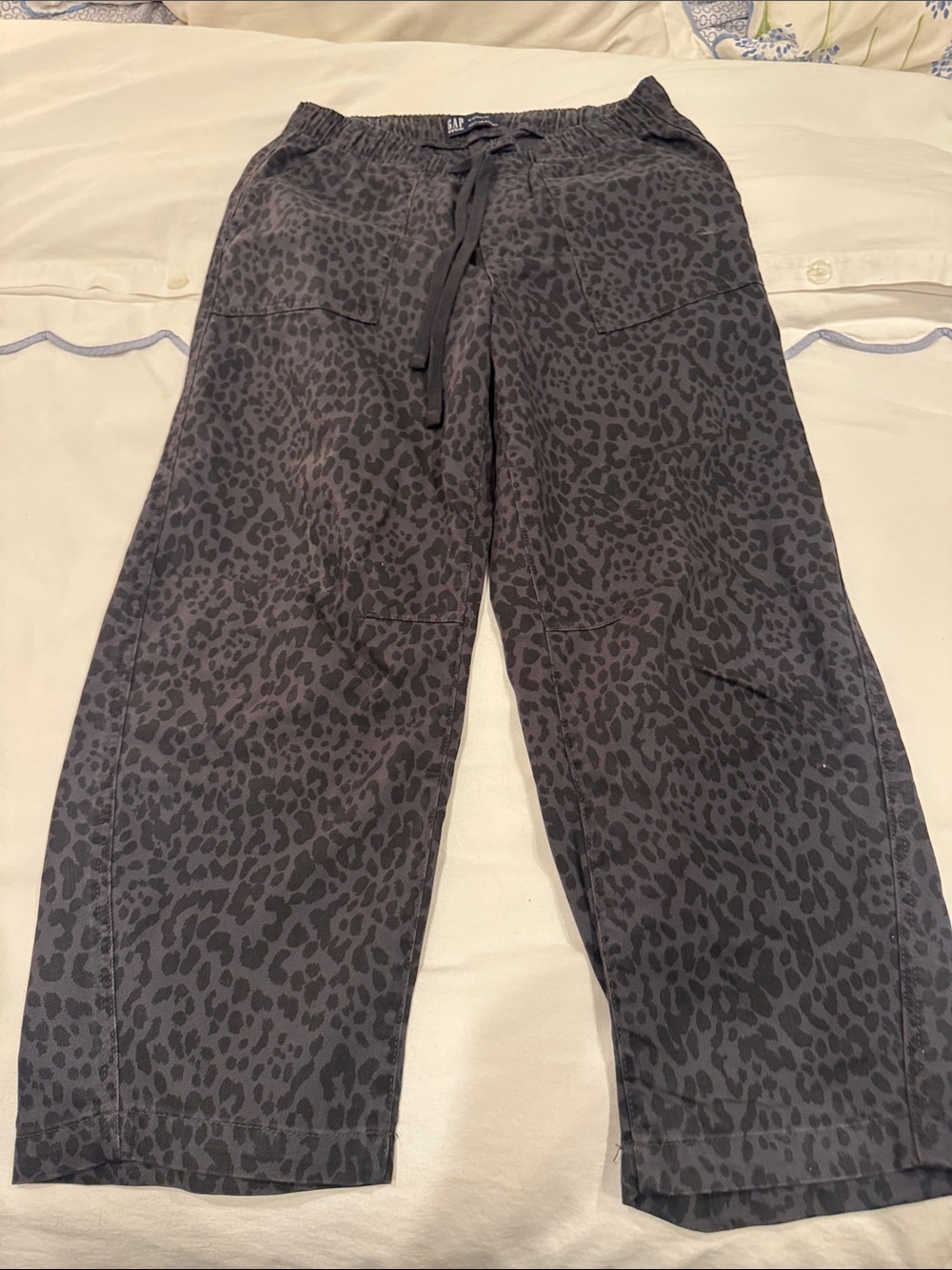 GAP Dark Gray Leopard Print barrel leg pants